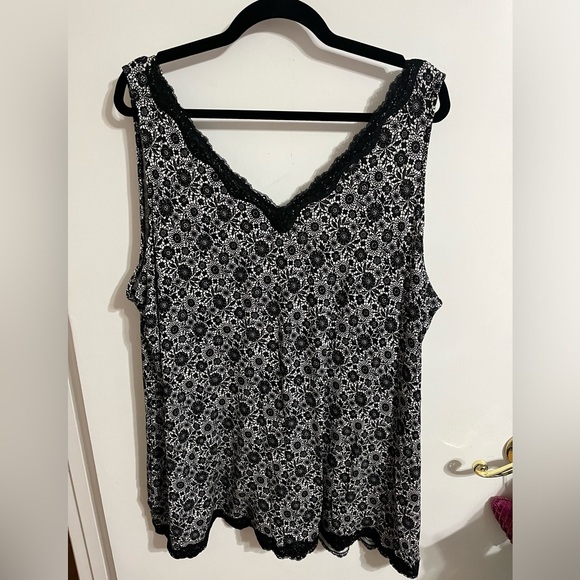 22/24 Lane Bryant black and white tank top - Picture 4 of 6